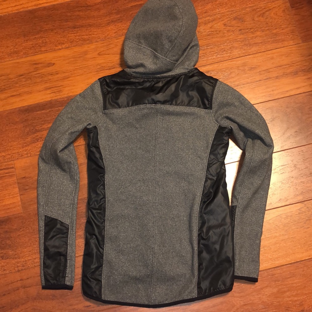 Under Armour black and grey pullover jacket. Size XS. - Picture 6 of 7
